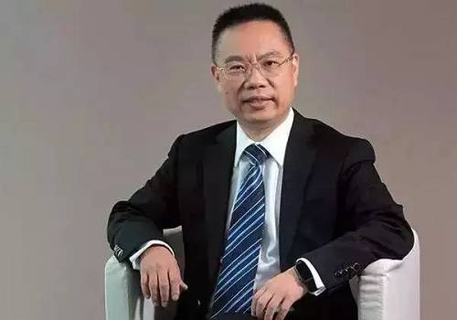 起初，這只是一家診所。除了他和太太王蓮月，只有1名護士和1名清潔工。但很快，準備的20張床位就被住滿了，甚至有外地人也慕名而來。